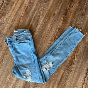 Levi Mile High Rise Distressed Skinny Jean Size 26